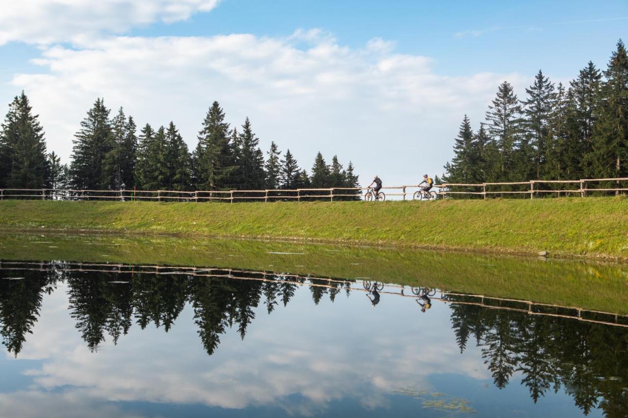 Pohorje Village Wellbeing Resort - Wellness & Spa Hotel Bolfenk Марибор Екстериор снимка