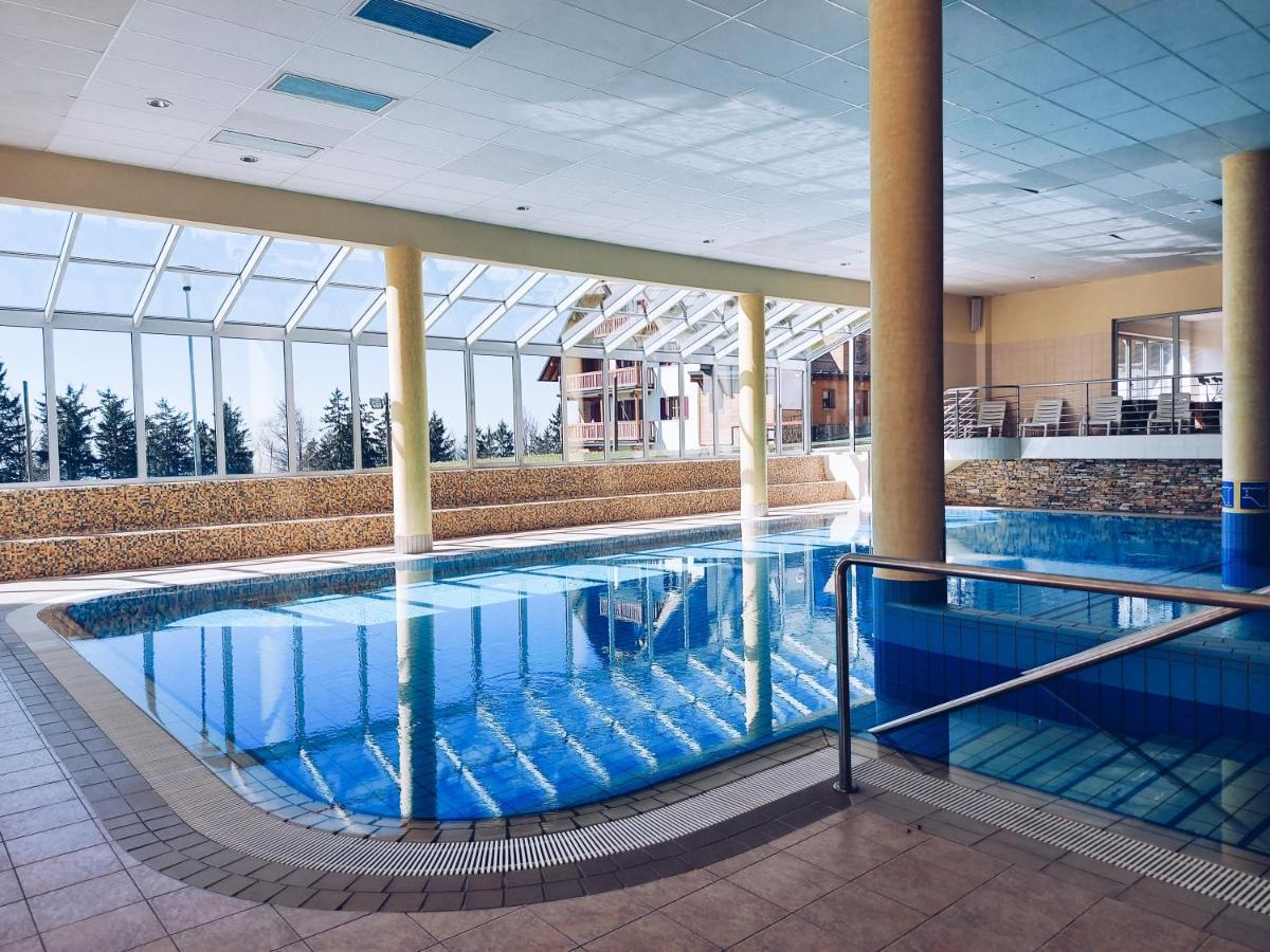 Pohorje Village Wellbeing Resort - Wellness & Spa Hotel Bolfenk Марибор Екстериор снимка