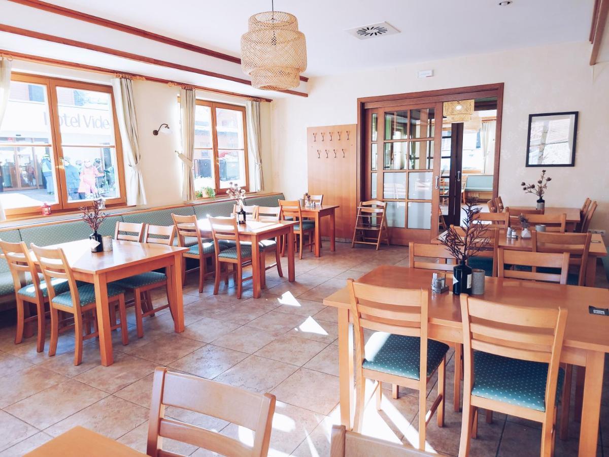 Pohorje Village Wellbeing Resort - Wellness & Spa Hotel Bolfenk Марибор Екстериор снимка