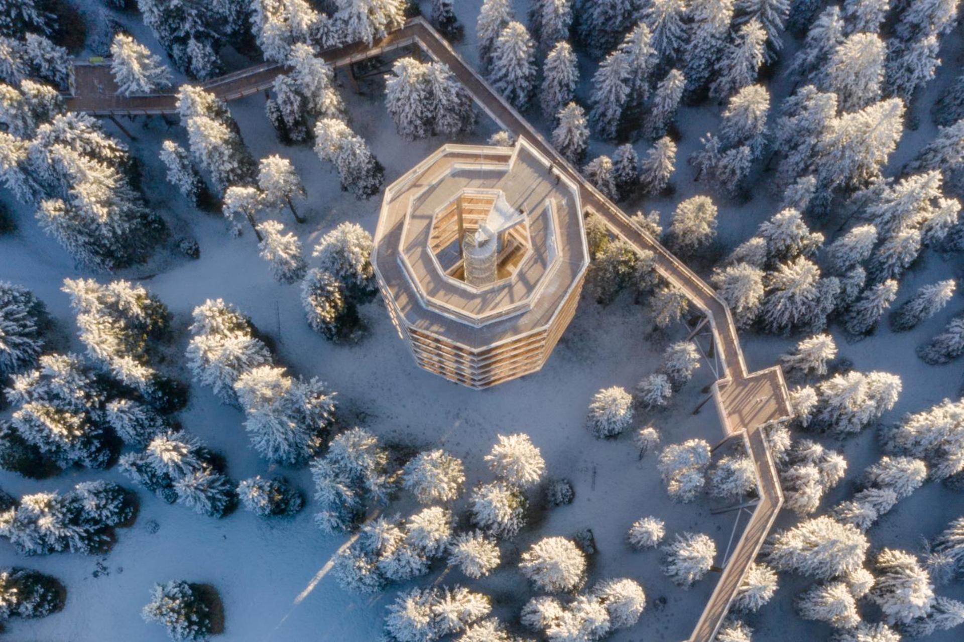 Pohorje Village Wellbeing Resort - Wellness & Spa Hotel Bolfenk Марибор Екстериор снимка